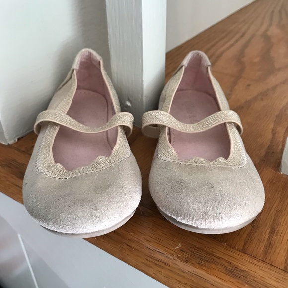 Cat & Jack Sz 9 Gold Sparkle Shoes w/ Strap - Picture 6 of 7